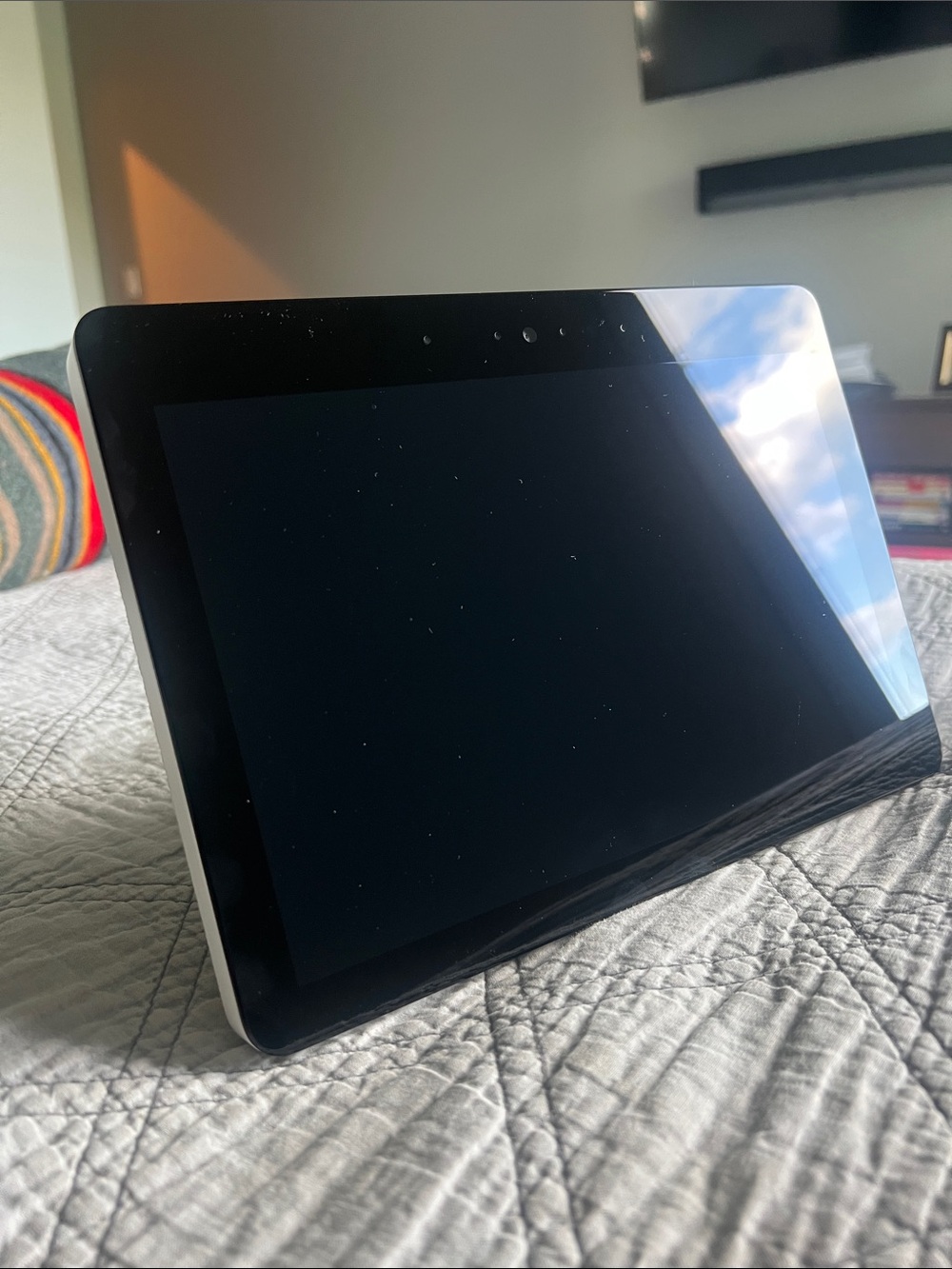 Premium Amazon Echo Show 10 (2nd Gen) Smart Display - 10.1” HD Screen